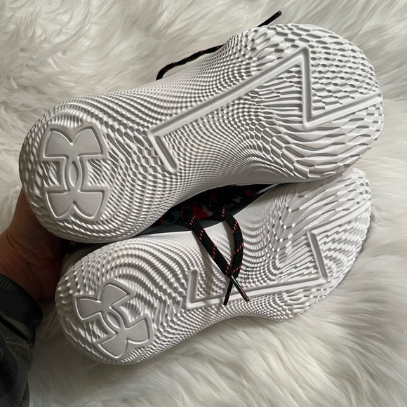 NEW UNDER ARMOUR STEPH CURRY RARE LOW FLOTRO SHOES SNEAKERS MEN’S 7 WOMENS 8.5 - Picture 4 of 13